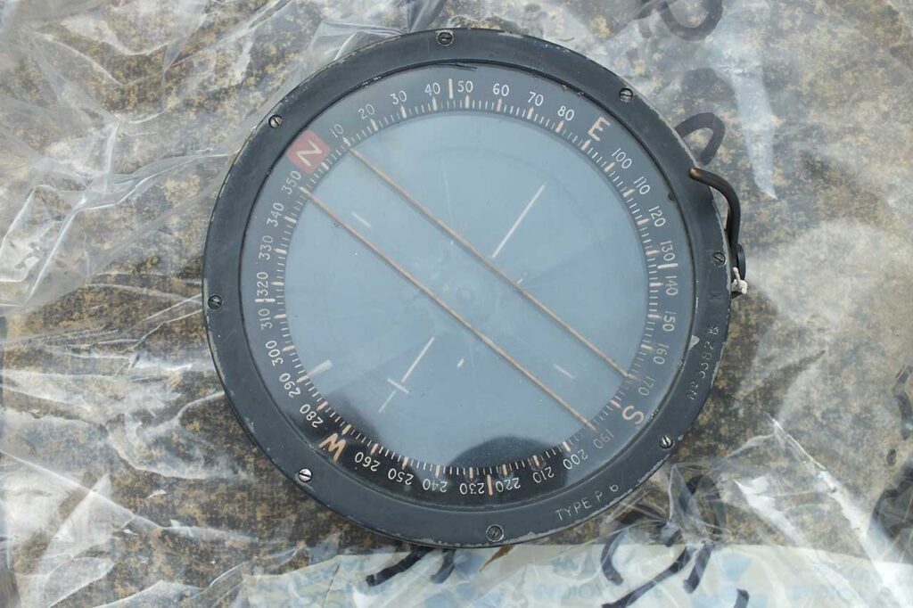 Radioactive tank compass